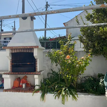 Casa Em Charneca De Caparica Villa Exterior photo